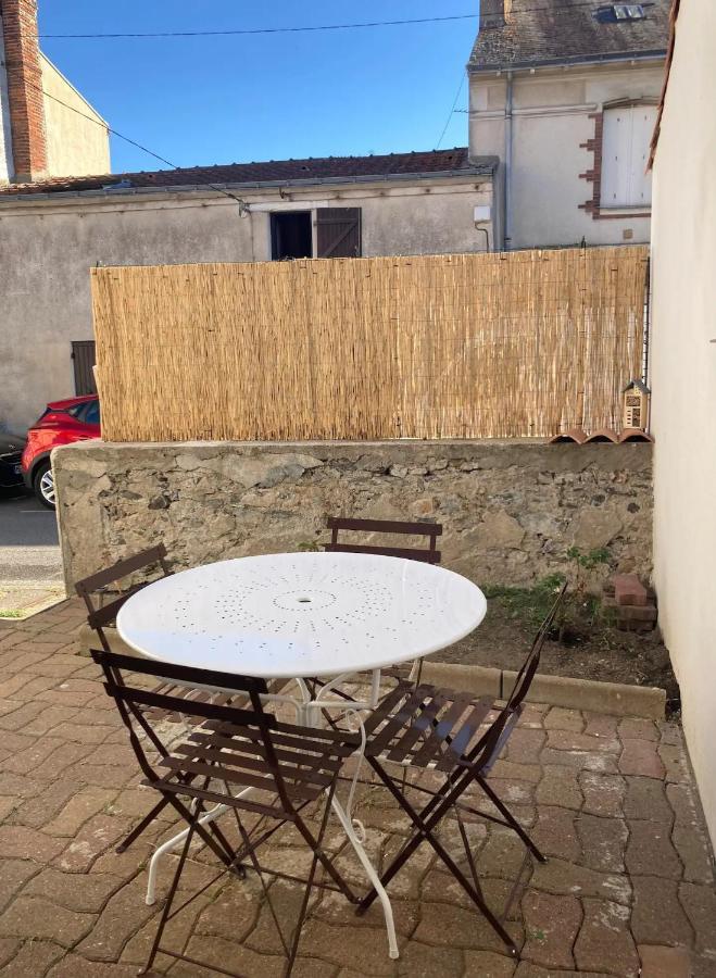 La Petite Maison Tahet, 2 Pers Avec Terrasse Basse-Indre Εξωτερικό φωτογραφία
